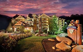 Bearskin Lodge On The River